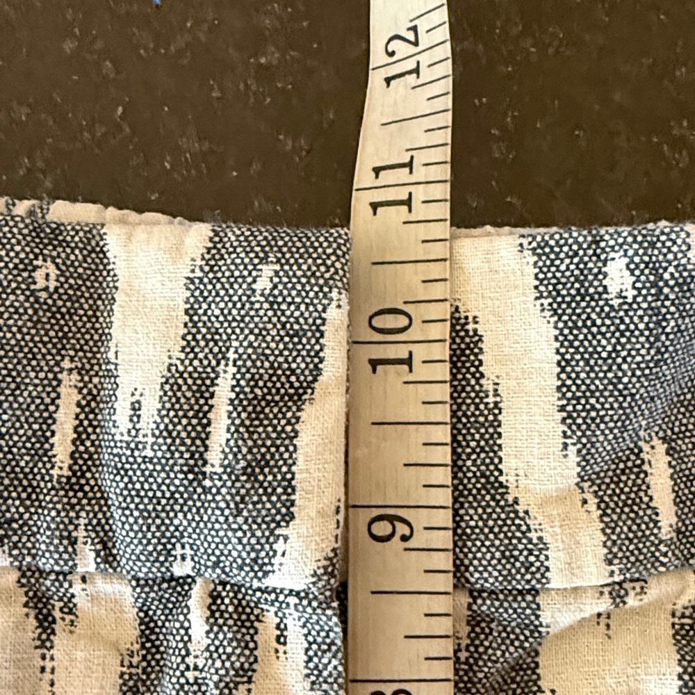 J.Crew Factory Gray/White Ikat Print Belted Linen High Waisted Shorts Size 4 - Picture 9 of 12